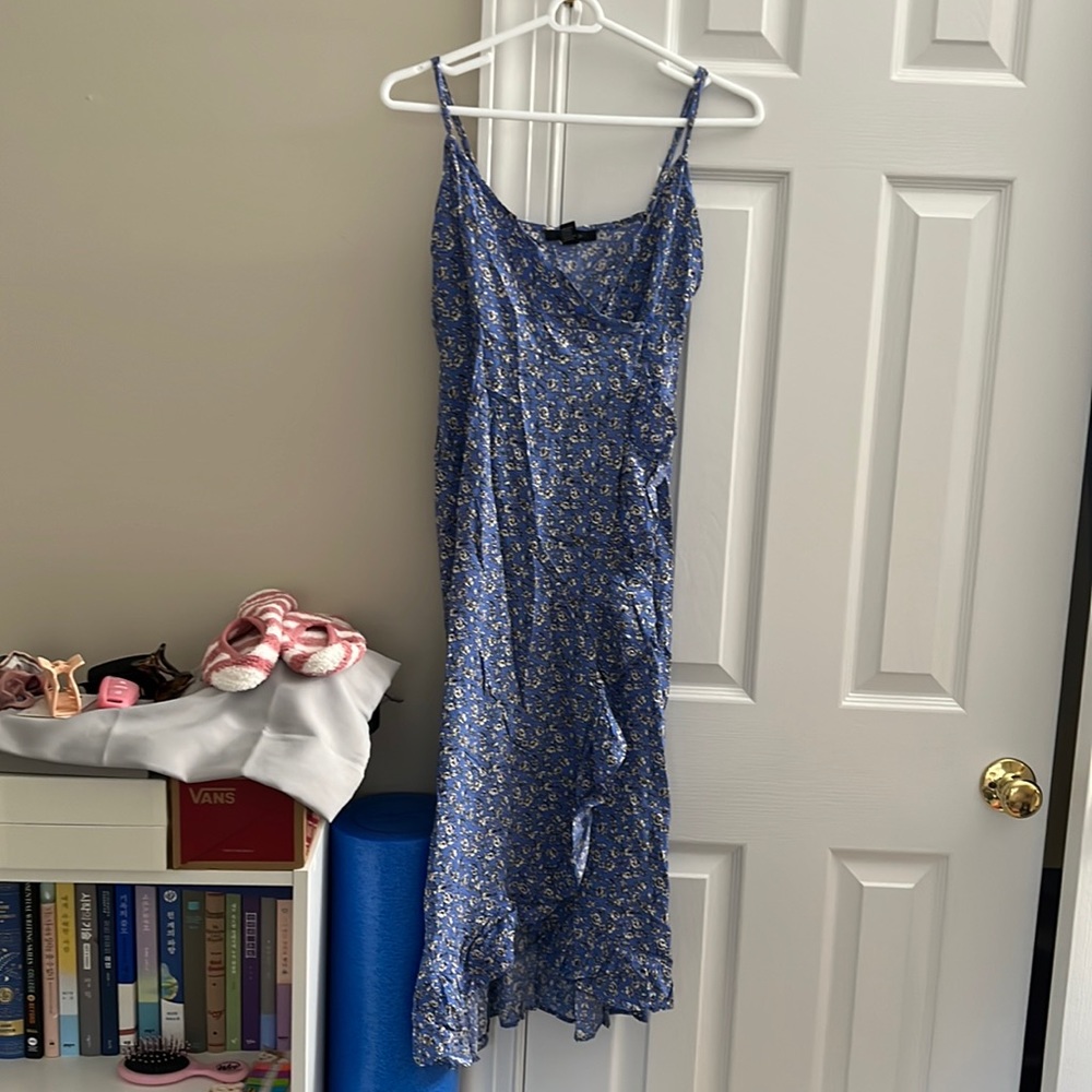 Forever21 surplice floral dress size small